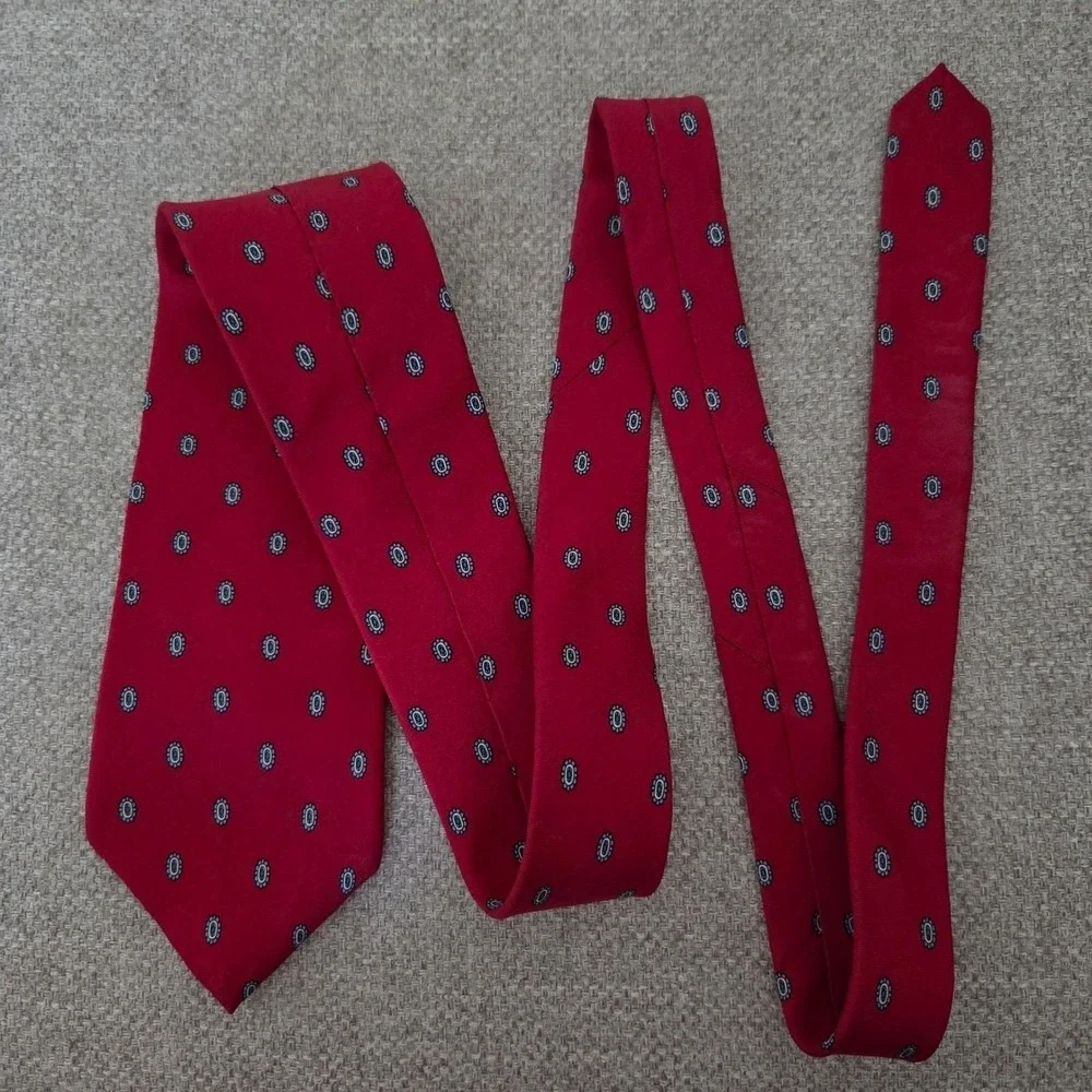 Christian Dior Red Silk Medallion Necktie‎ Made in USA Italian Fabric Mens Tie